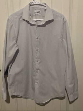 Calvin Klein Men's Light Blue Micro-Pattern Dress Shirt